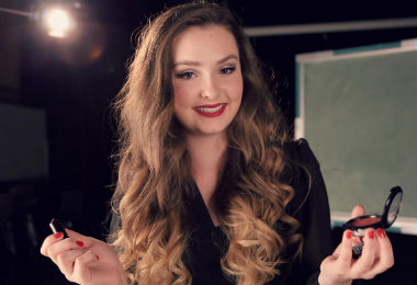 World of Curls: Canadian Vlogger Miss Mikayla G.