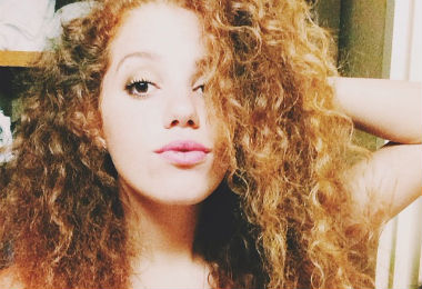 2 Easy Ways to Prevent "Poofy" Hair
