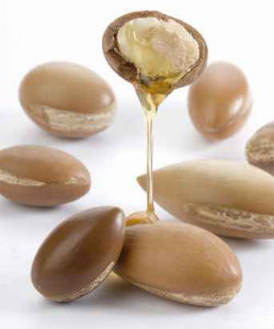 9 Ways to Use Fan-Favorite Argan Oil
