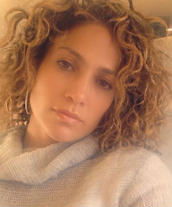 Jennifer Lopez Debuts New Naturally Curly Hair