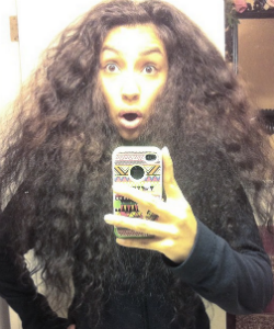 This Is How You Finger Detangle Long Curly Hair