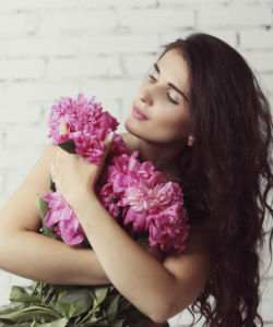 DIY Sea Salt Spray That WON'T Dry Out Your Curls
